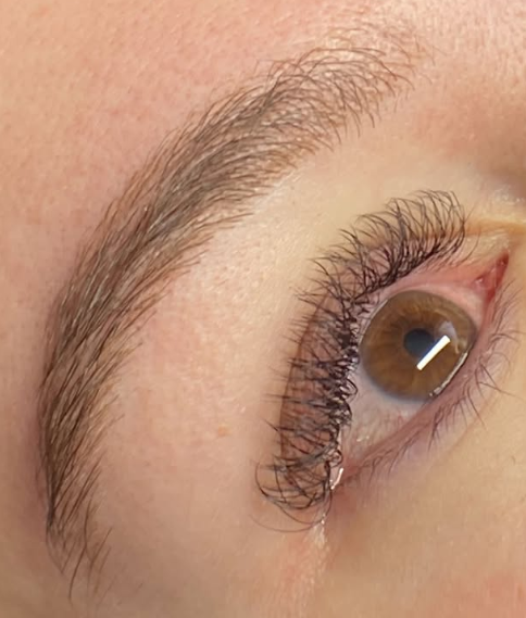 Resultado de pestanas com aparência natural, cliente real Be You Concept Beauty